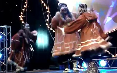 Выступление корякского ансамбля на вручении премии "СМИротворец 2008"
