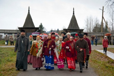 Дай мне бабий платок и венчальный перстенёк!